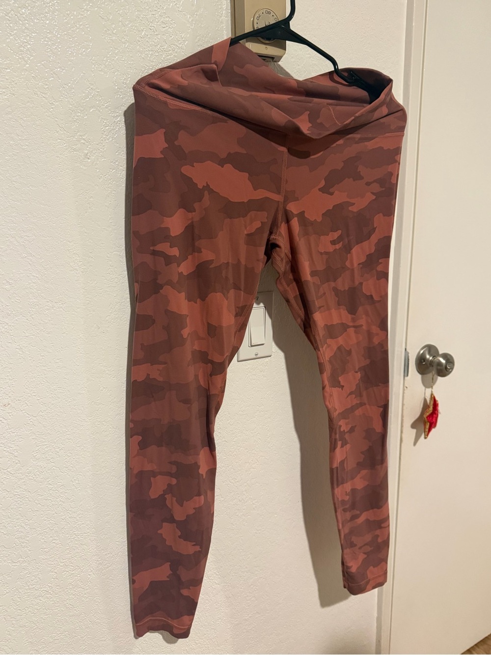 lululemon athletica Women’s Camo Leggings in Rust and Dark Mauve